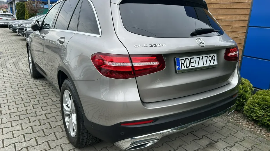 MERCEDES-BENZ GLC -