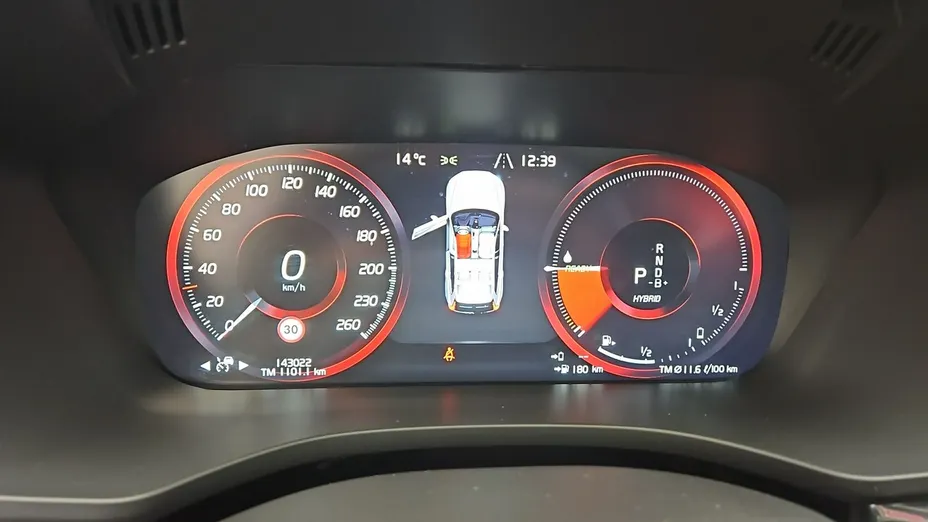 VOLVO XC60 -