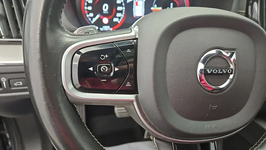 VOLVO XC60 -