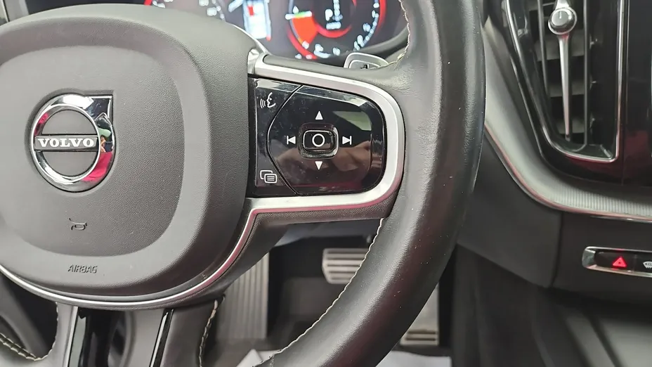 VOLVO XC60 -