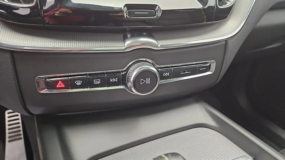VOLVO XC60 -