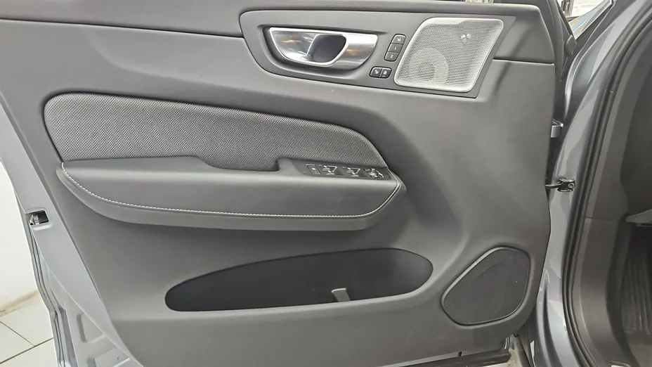 VOLVO XC60 -