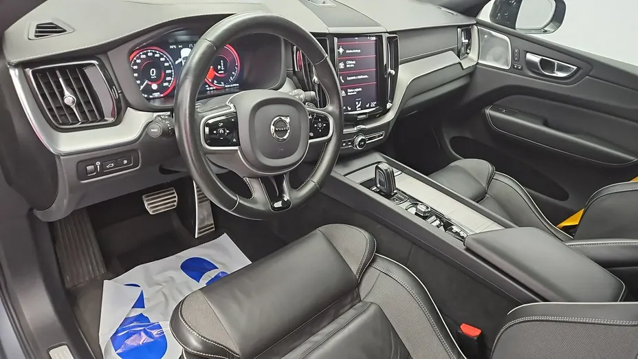 VOLVO XC60 -