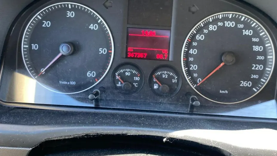 VOLKSWAGEN Touran -
