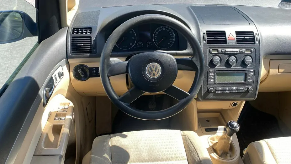 VOLKSWAGEN Touran -
