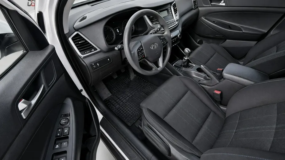 HYUNDAI Tucson -