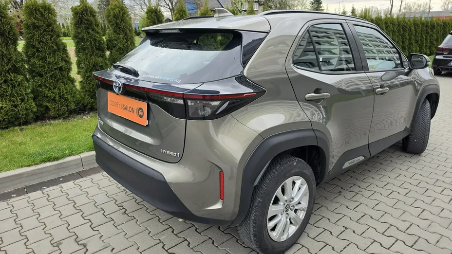 TOYOTA Yaris Cross -