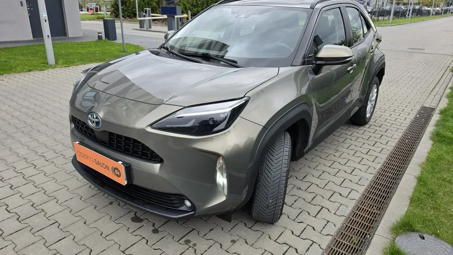 TOYOTA Yaris Cross -