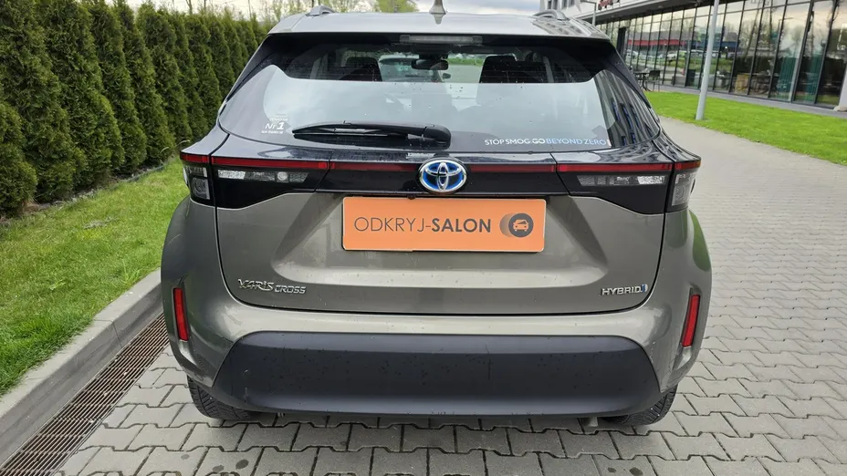 TOYOTA Yaris Cross -