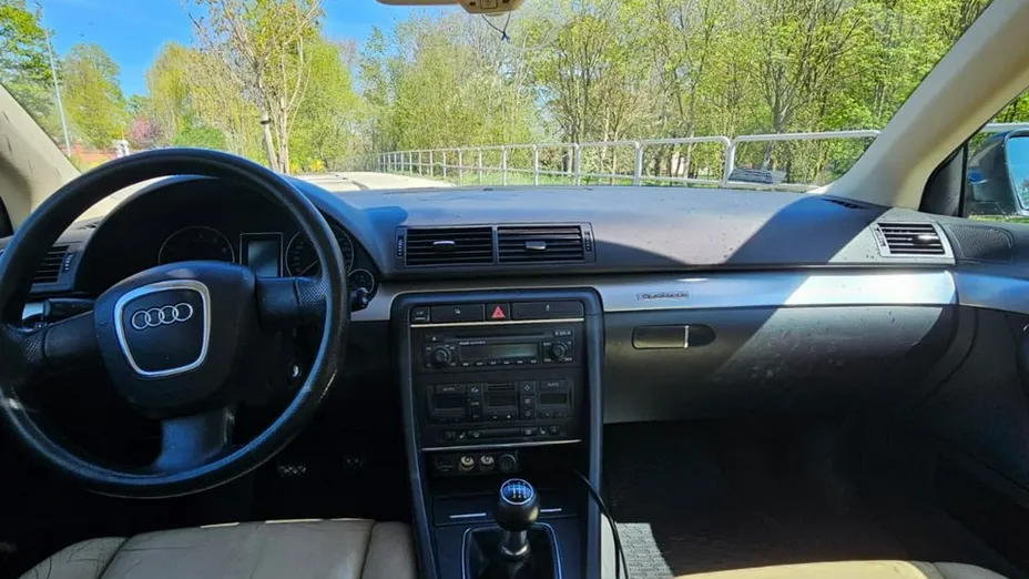 AUDI A4 -