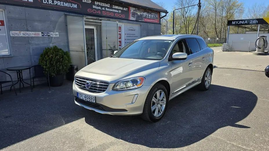 VOLVO XC60 -