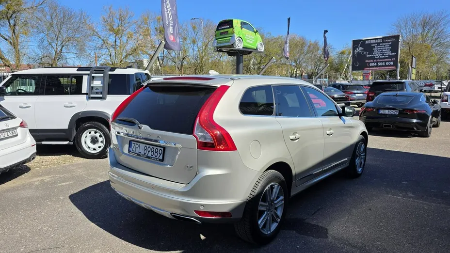VOLVO XC60 -
