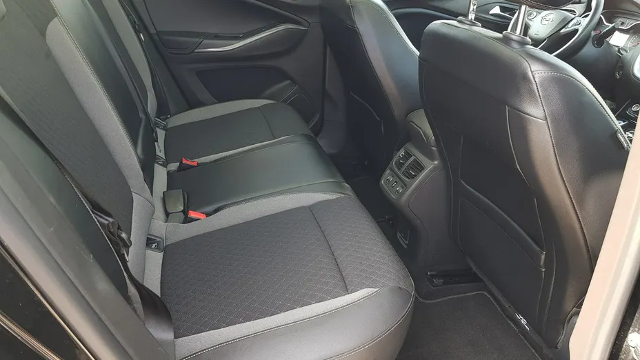 OPEL Grandland X -