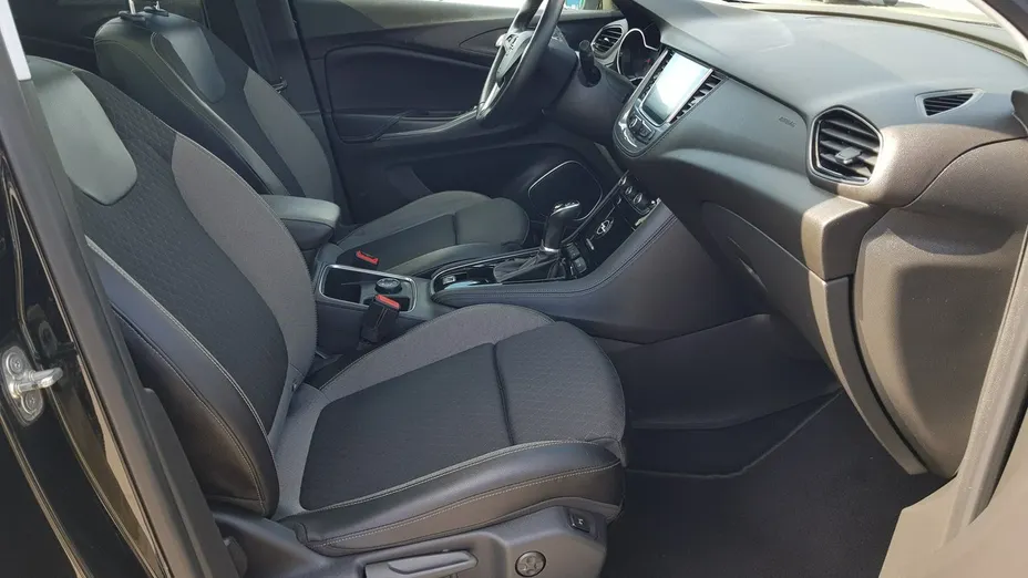 OPEL Grandland X -