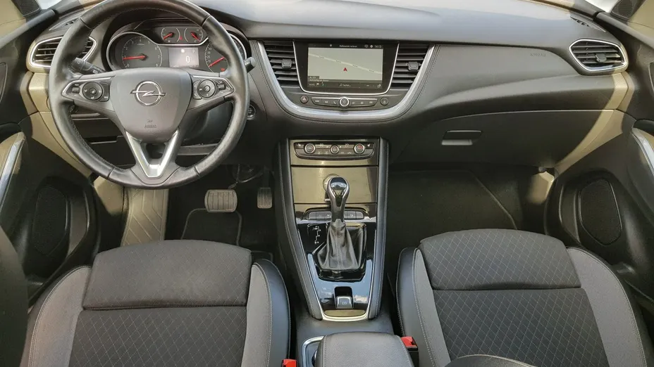 OPEL Grandland X -