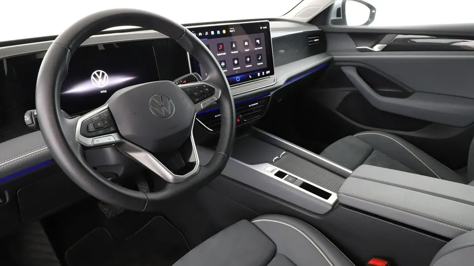 VOLKSWAGEN Passat -