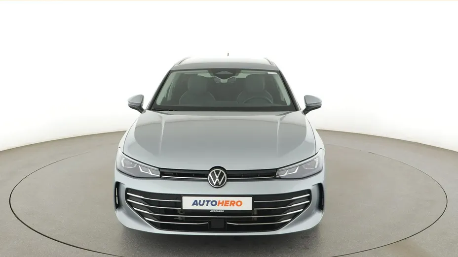 VOLKSWAGEN Passat -