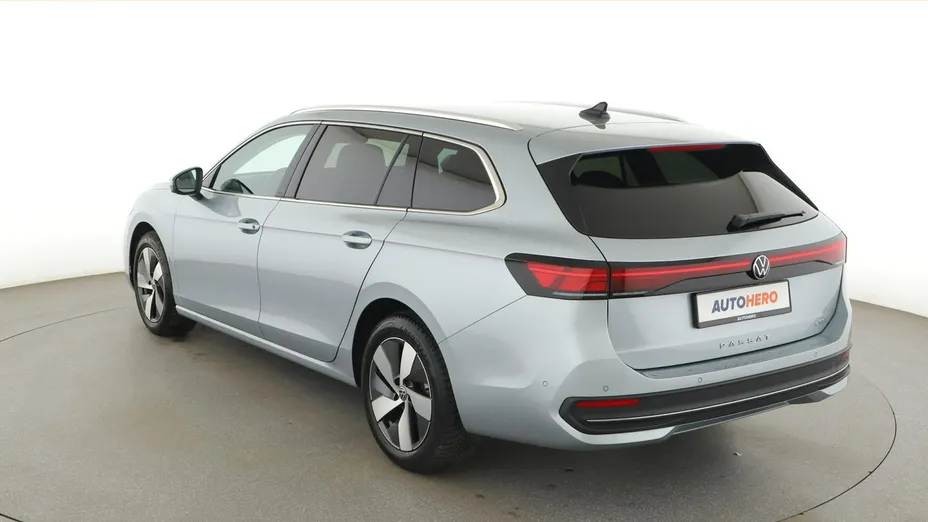 VOLKSWAGEN Passat -