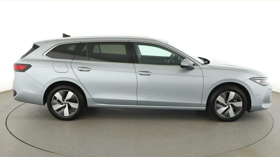 VOLKSWAGEN Passat -