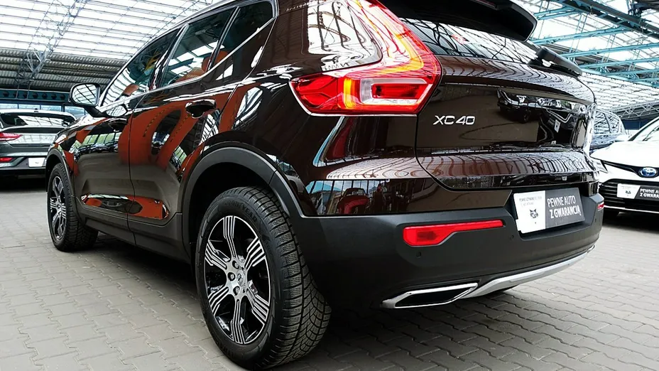 VOLVO XC40 -