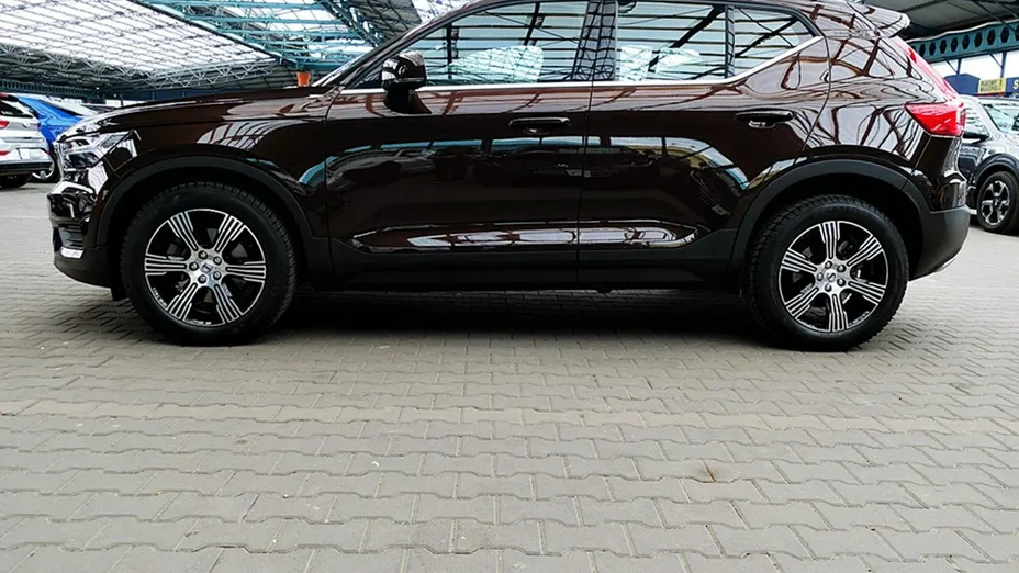 VOLVO XC40 -