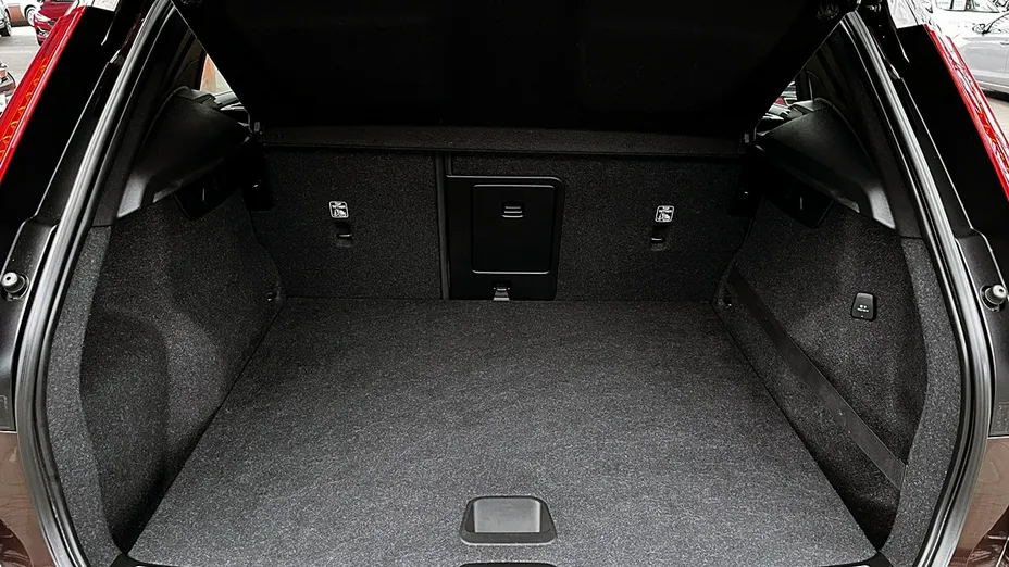 VOLVO XC40 -