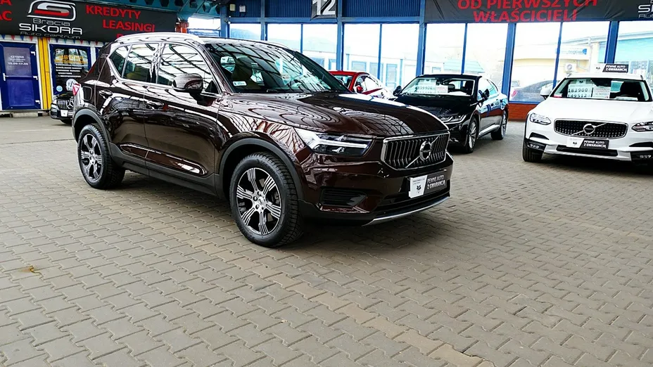 VOLVO XC40 -