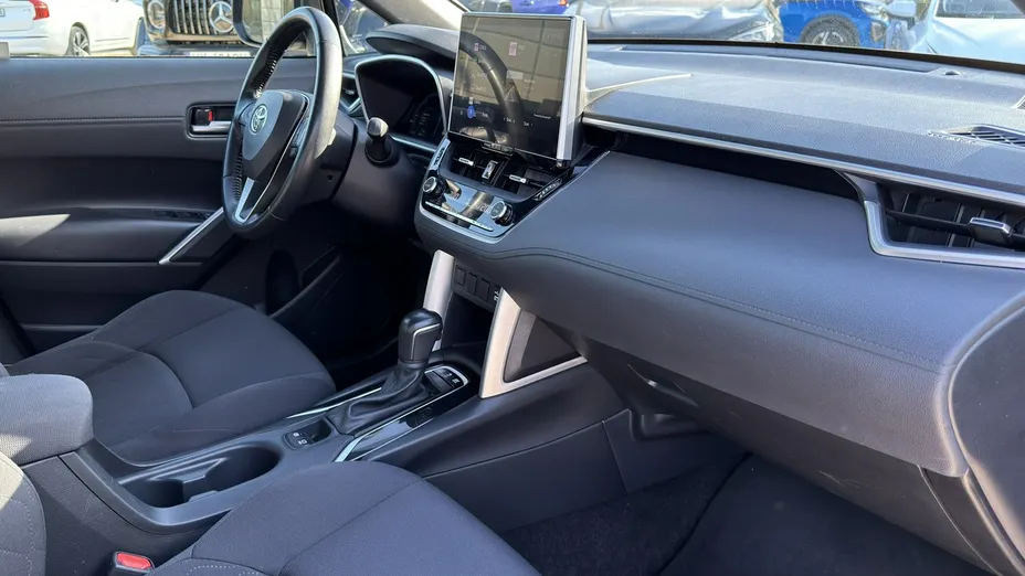 TOYOTA Corolla Cross -