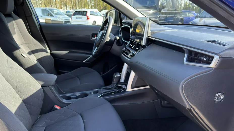 TOYOTA Corolla Cross -
