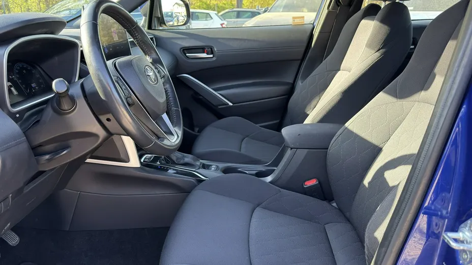 TOYOTA Corolla Cross -