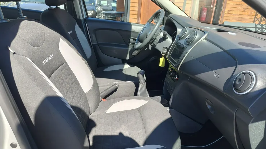 DACIA Sandero -