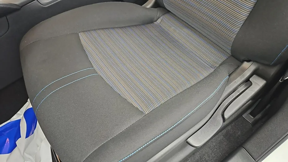 NISSAN Leaf -