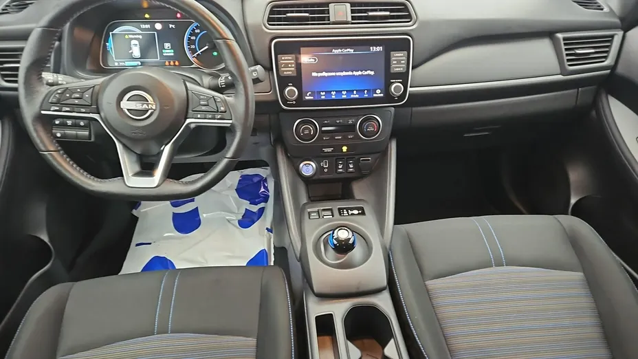 NISSAN Leaf -