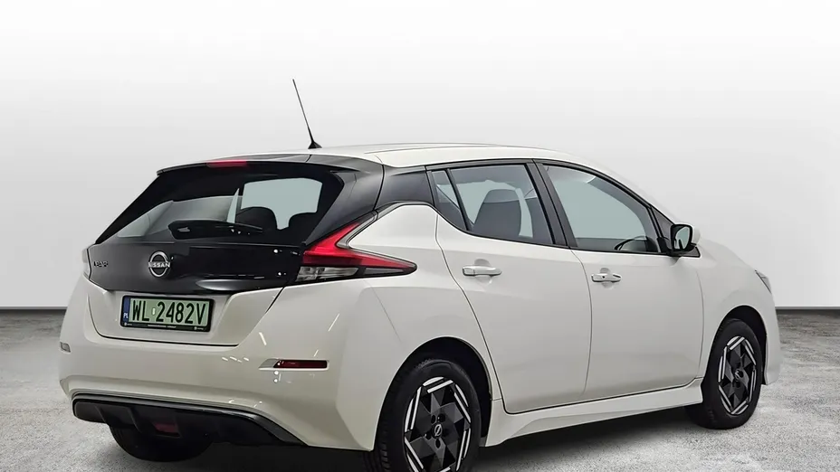 NISSAN Leaf -