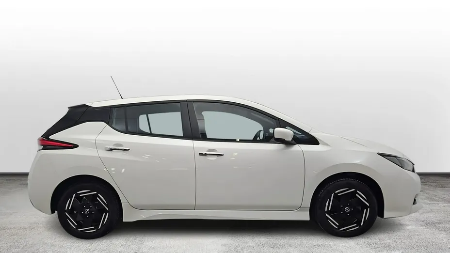 NISSAN Leaf -