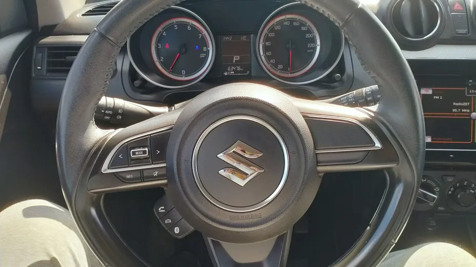 SUZUKI Swift -