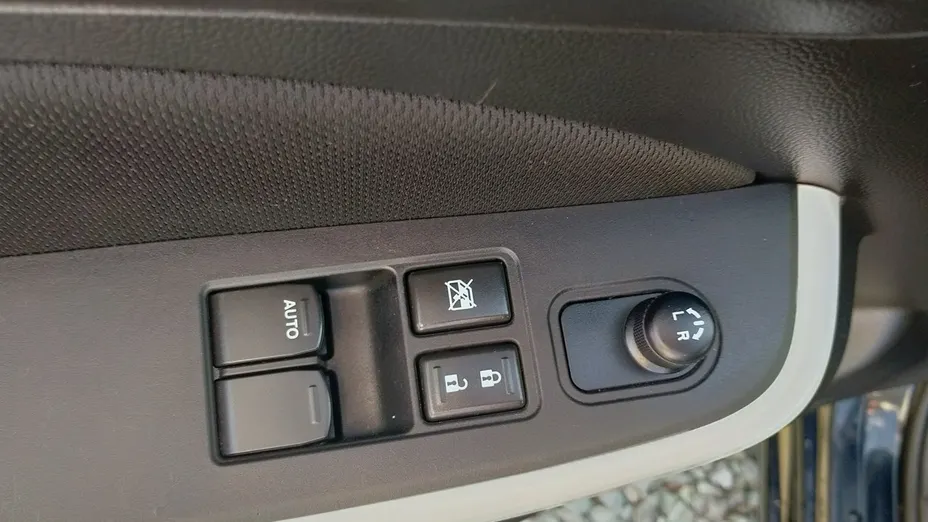 SUZUKI Swift -