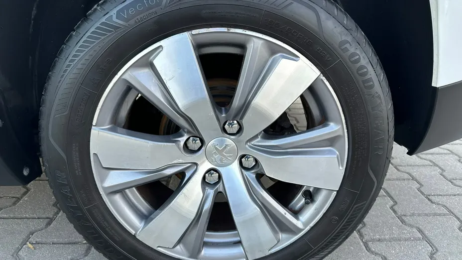 PEUGEOT 2008 -