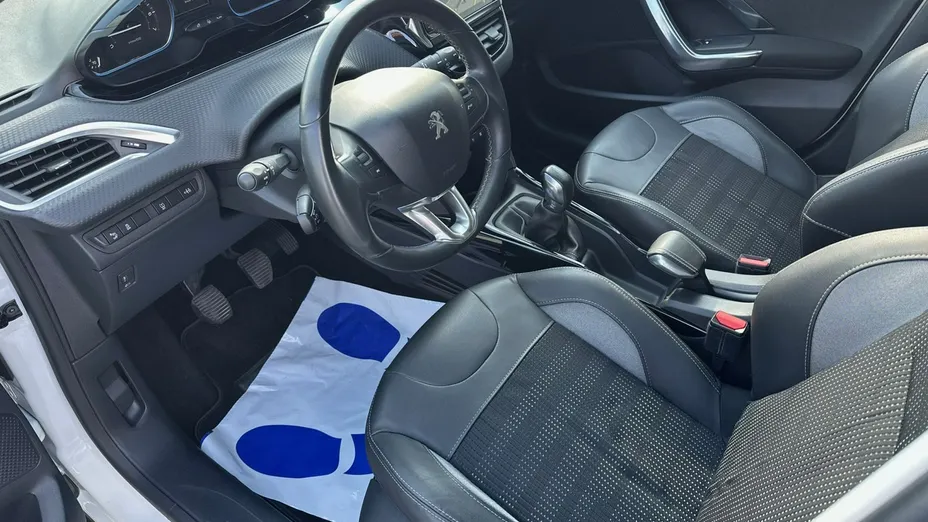 PEUGEOT 2008 -
