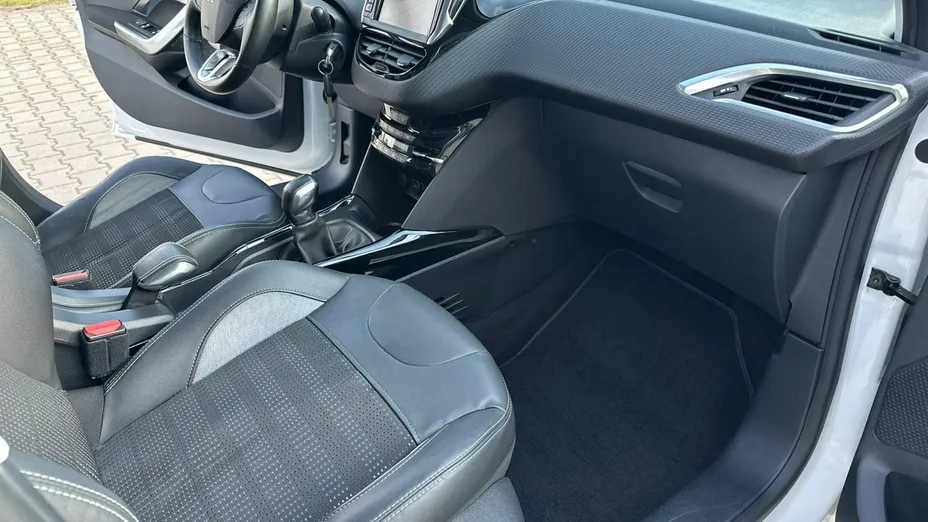 PEUGEOT 2008 -