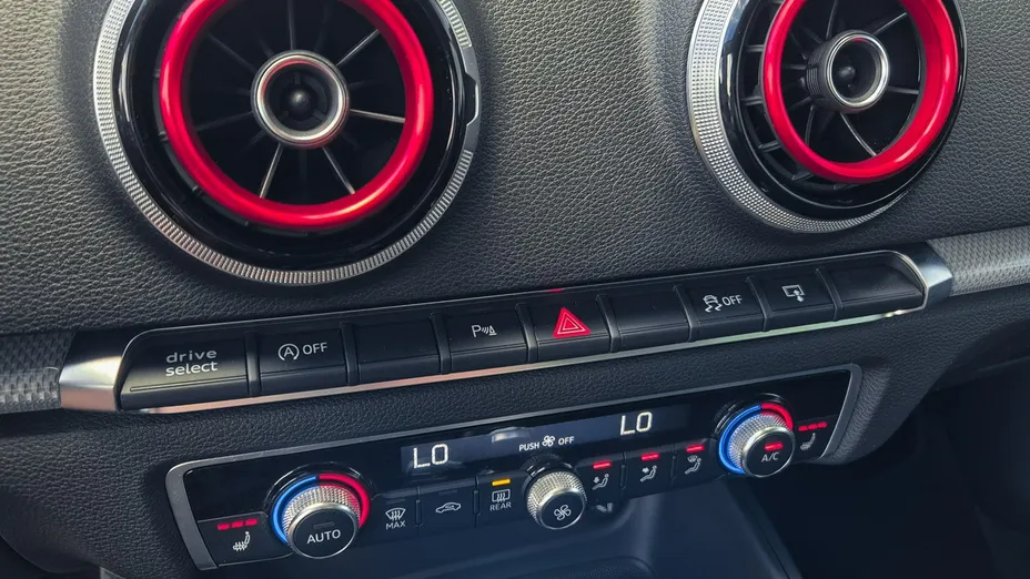 AUDI A3 -