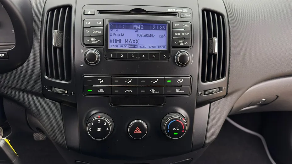 HYUNDAI i30 -