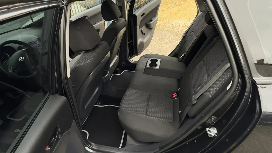 HYUNDAI i30 -