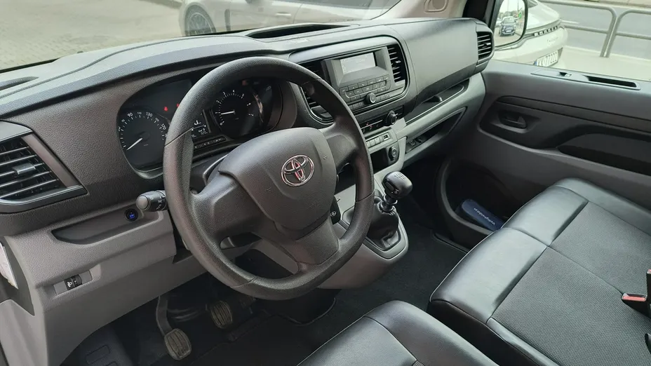 TOYOTA Proace -
