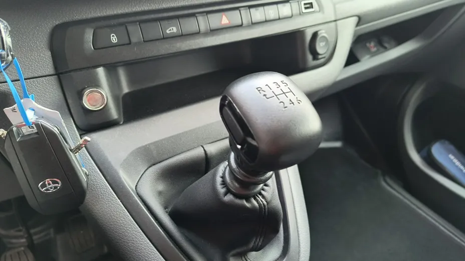 TOYOTA Proace -