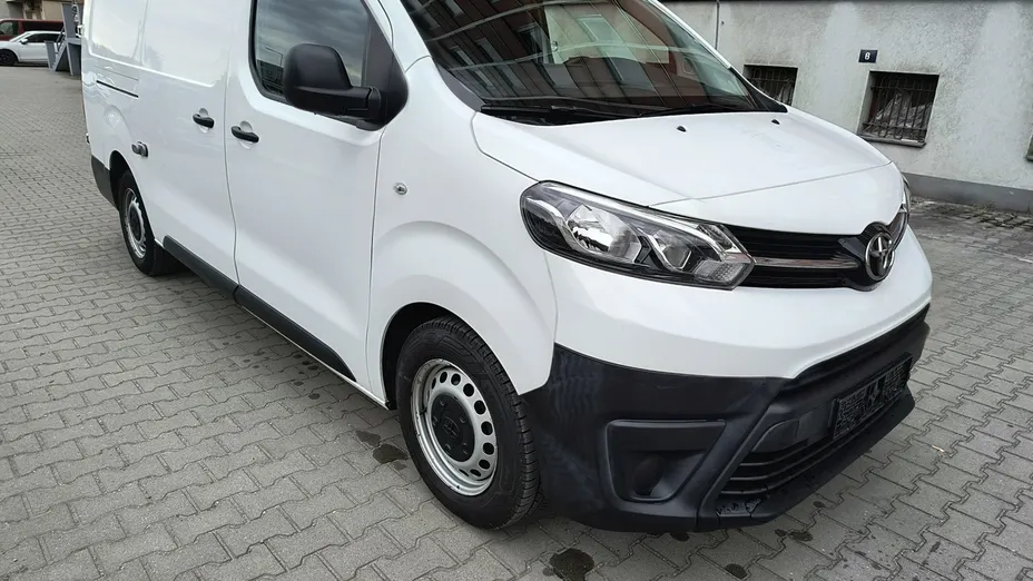 TOYOTA Proace -