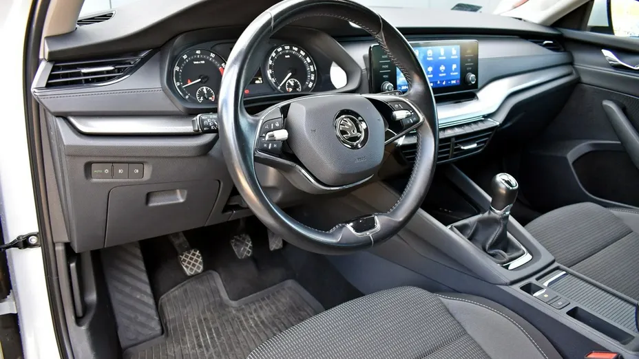 SKODA Octavia -