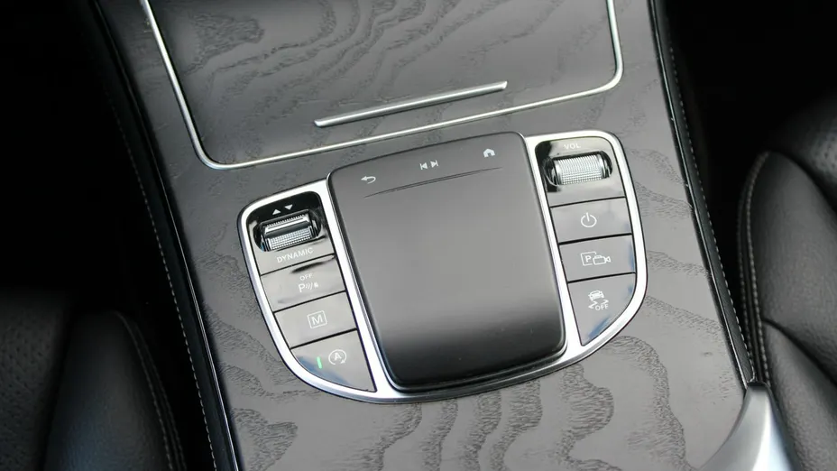 MERCEDES-BENZ GLC -