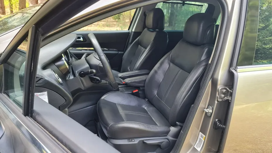 PEUGEOT 5008 -