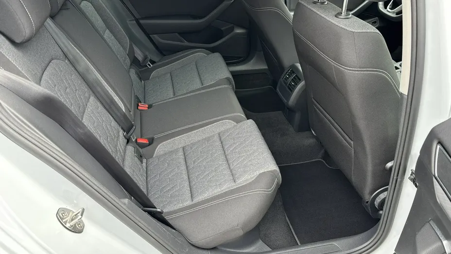 VOLKSWAGEN Passat -